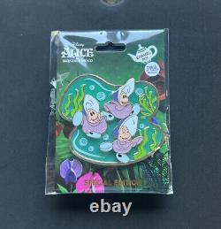 Disney Baby Oysters Alice In Wonderland PALM Pin LE 300 Special Edition