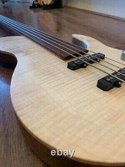 Handmade Fretless 4-string Single-cut Bass (Free Custom Artwork Design Options)