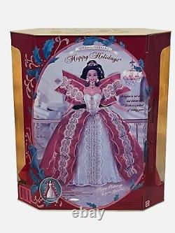 NEVER OPENED 1997 Happy Holidays Special Edition Barbie