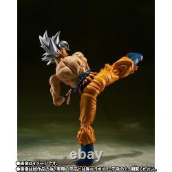 Sh figuarts son goku ultra instinct toyotarou edition figure & book set v-jump