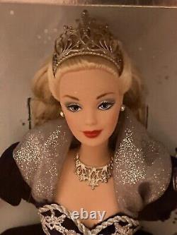 Barbie Princesse du Millénaire Édition Spéciale Mattel 1999/2000 Avec un Magnifique Souvenir