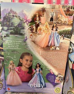 Barbie en tant que princesse et la pauvre Érika, poupée chantante, neuve sous scellée dans sa boîte, en parfait état.