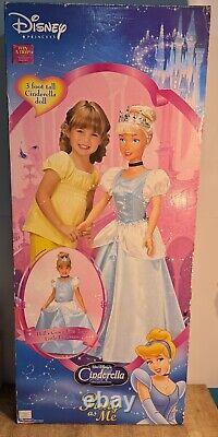 Cendrillon Édition Spéciale RARE Dans Boîte BLEUE de Walt Disney Pretty As Me