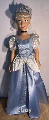 Cendrillon Édition Spéciale RARE Dans Boîte BLEUE de Walt Disney Pretty As Me