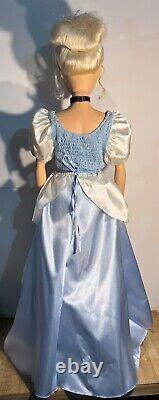 Cendrillon Édition Spéciale RARE Dans Boîte BLEUE de Walt Disney Pretty As Me