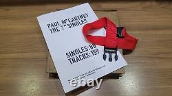 Paul McCartney Le coffret des 7 singles en bois avec 9 CD noirs.