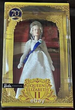 Poupée Barbie Jubilé de Platine avec la signature de la Reine Elizabeth II - Nouveau, boîte légèrement endommagée