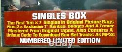 Singles Smiths Encadré 12 X 7 Vinyl Box Set & Withinsert Badges Brand New Scellés